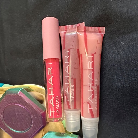 Coach legacy Multicolor Striped kiss lock Wristlet GUC with multiple items insid - Picture 2 of 14